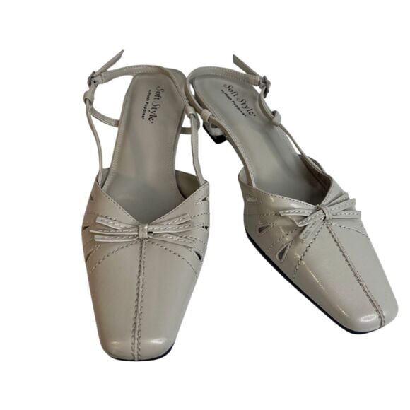 Soft Style Hush Puppies Sandals Kitten Heel Strappy Square Toe Cut Outs Size 9M - Picture 1 of 13